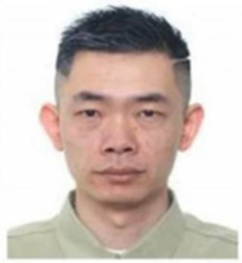 此人   #王玮珏 ，外号：久久。现窝藏于柬埔寨七星海长湾园区，组织操控电信诈骗盘口