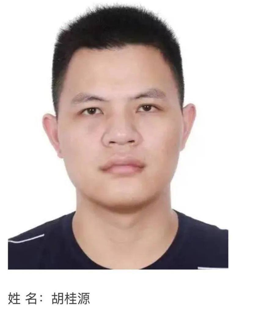 小姐姐曝光 #御龙湾盛辉集团胡桂源 福建安溪人，胡桂园