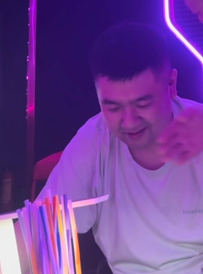 曝光这个狗男人 下药迷奸我